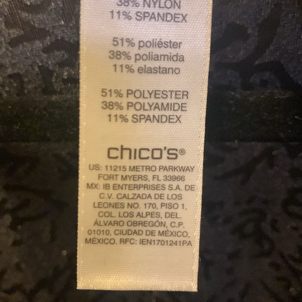 Chico’s Topper - Picture 6 of 6